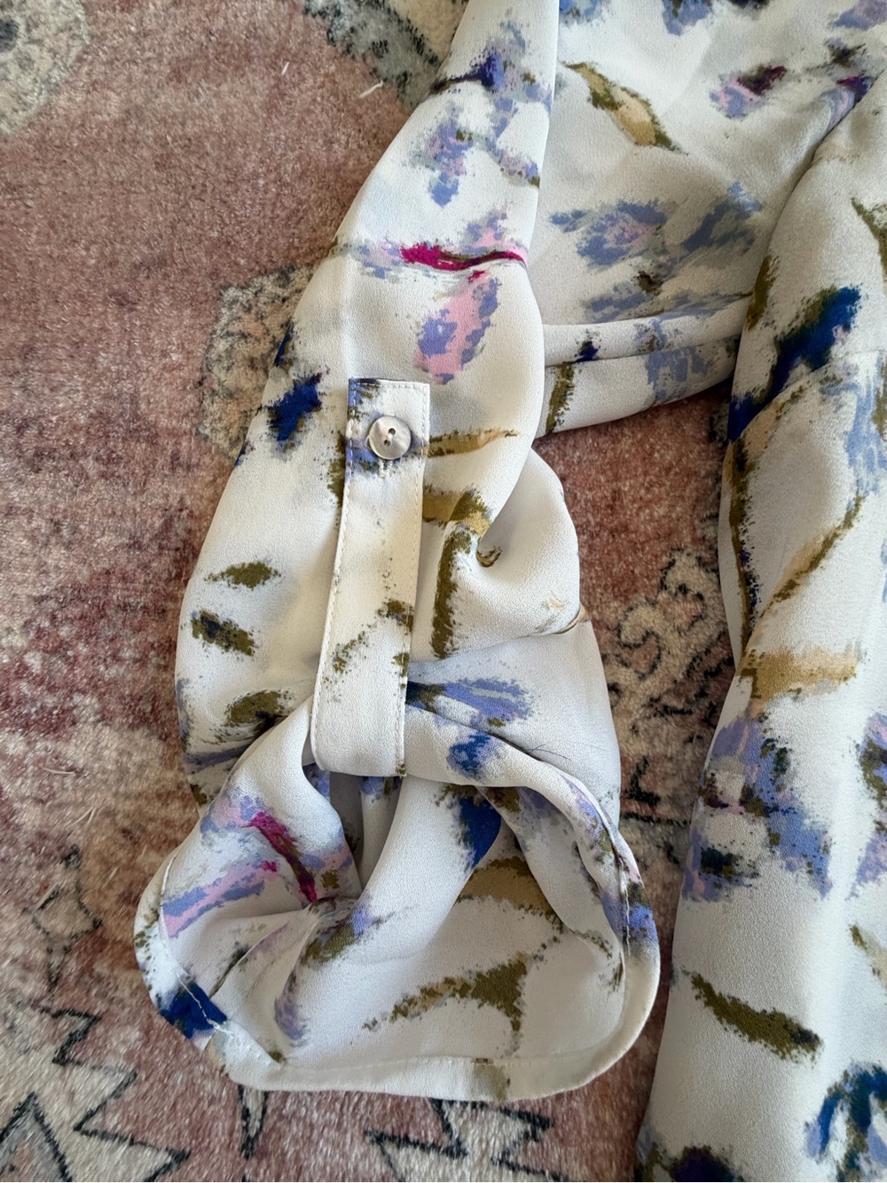 White Floral 3/4 Sleeve V-Neck Blouse - Picture 5 of 7